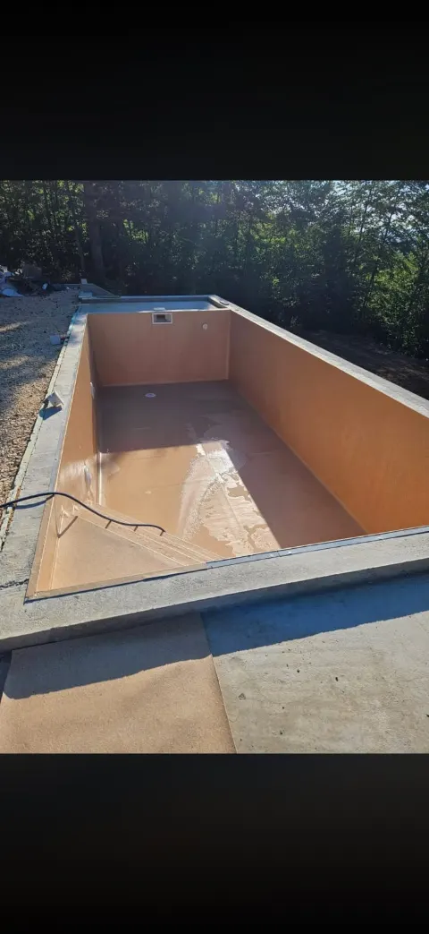 Betonski bazen u izgradnji