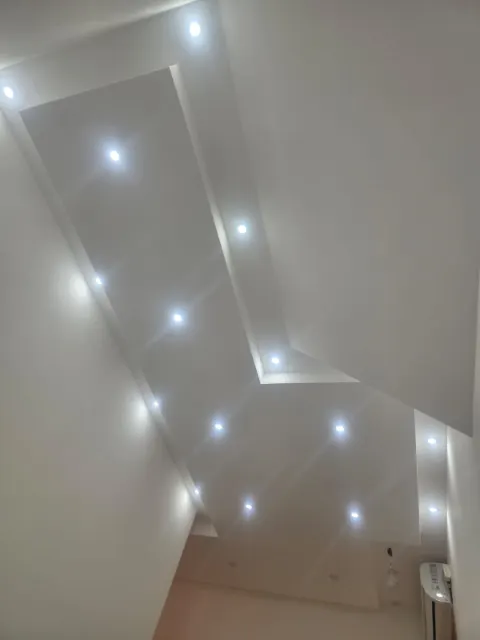Spušteni strop s ugradnim LED spotovima, završen rad